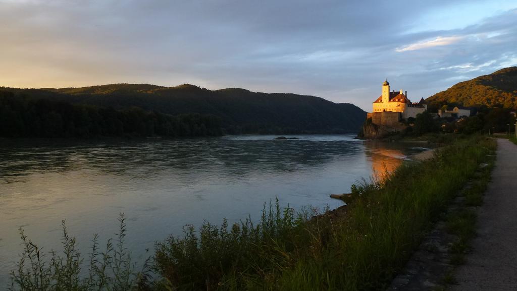 Gasthof-Camping Stumpfer Otel Schönbühel an der Donau Dış mekan fotoğraf
