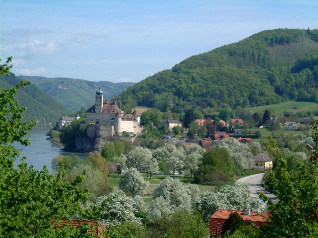Gasthof-Camping Stumpfer Otel Schönbühel an der Donau Dış mekan fotoğraf